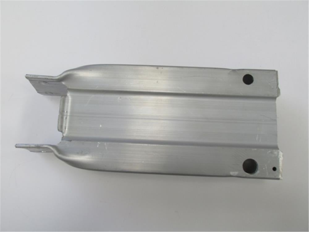 MERCEDES E CLASS- W212- 2020-2012- ÖN TAMPON BRAKETİ SOL TARAF (ALÜMİNYUM) 