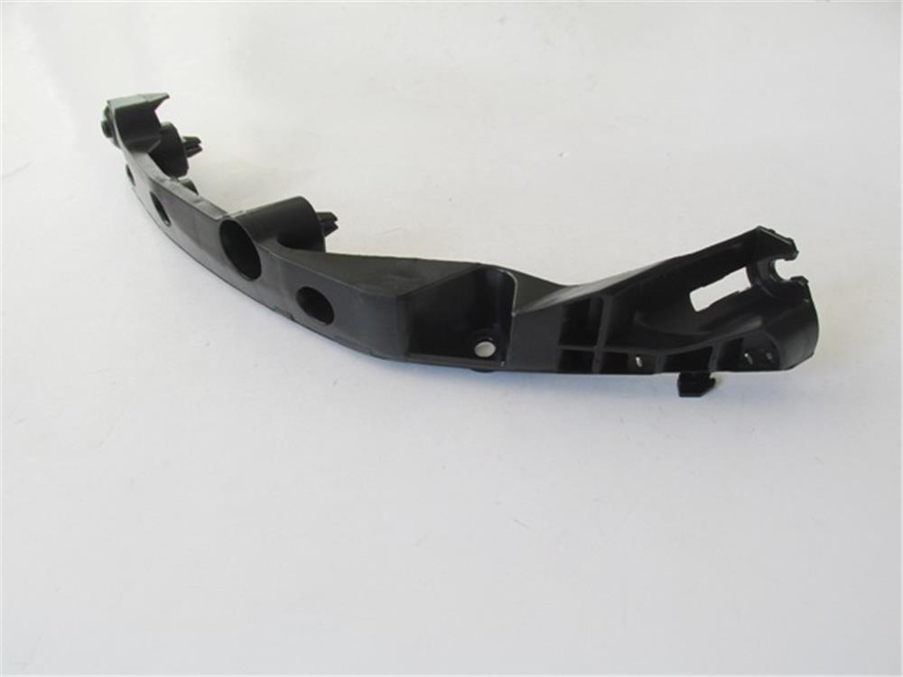 NISSAN JUKE- 2011-2014- ÖN TAMPON BRAKETİ SOL TARAF PLASTİK 