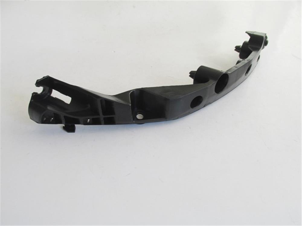 NISSAN JUKE- 2011-2014- ÖN TAMPON BRAKETİ SAĞ TARAF PLASTİK 