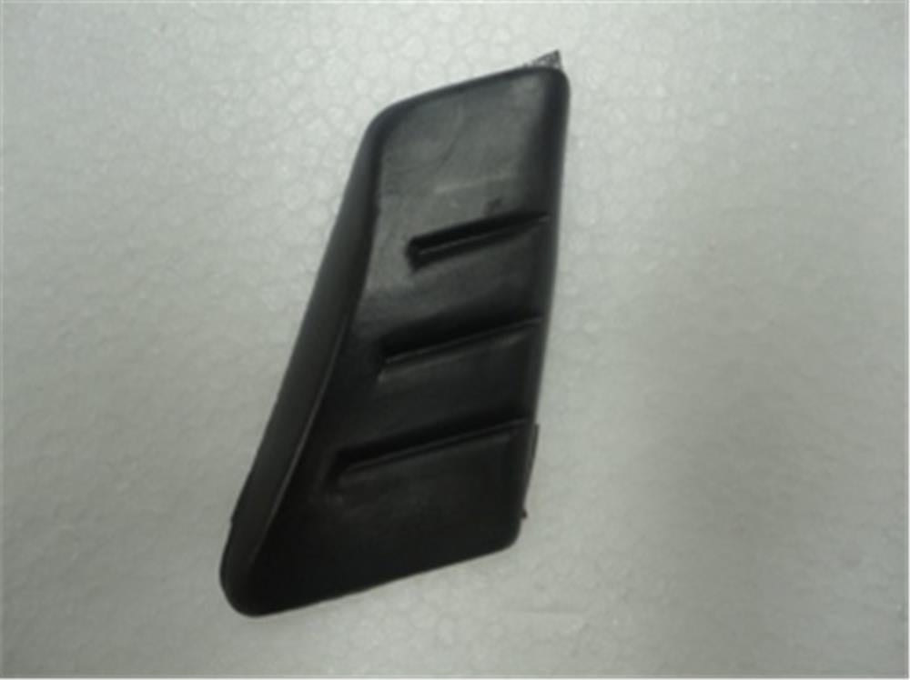 NISSAN SUNNY- B13- 90/94; ARKA ÇAMURLUK BANDI SOL TARAF ÇİZGİLİ TİP (YAPIŞTIRMALI)