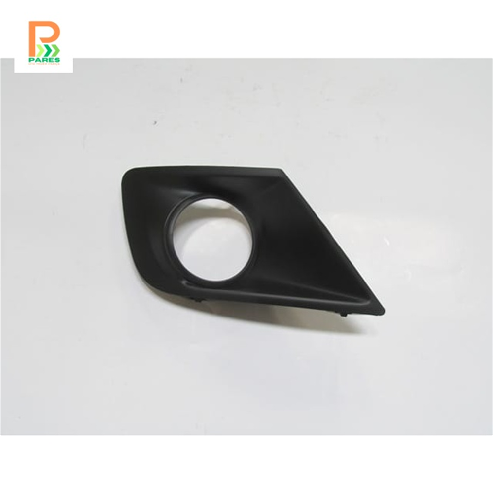 PEUGEOT 207- 2009-2012- SİS LAMBA KAPAĞI SAĞ TARAF SİS DELİKLİ 