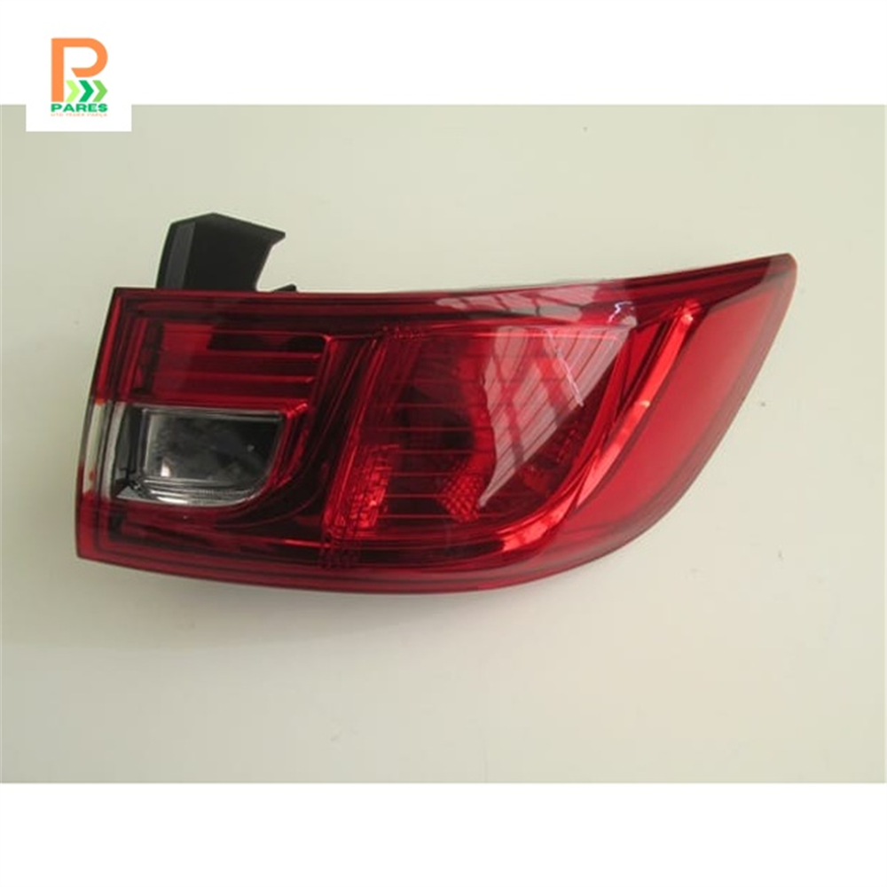 RENAULT CLIO- 4- HB- 2013-2016- DIŞ STOP LAMBASI SAĞ TARAF KIRMIZI/BEYAZ (MARS)
