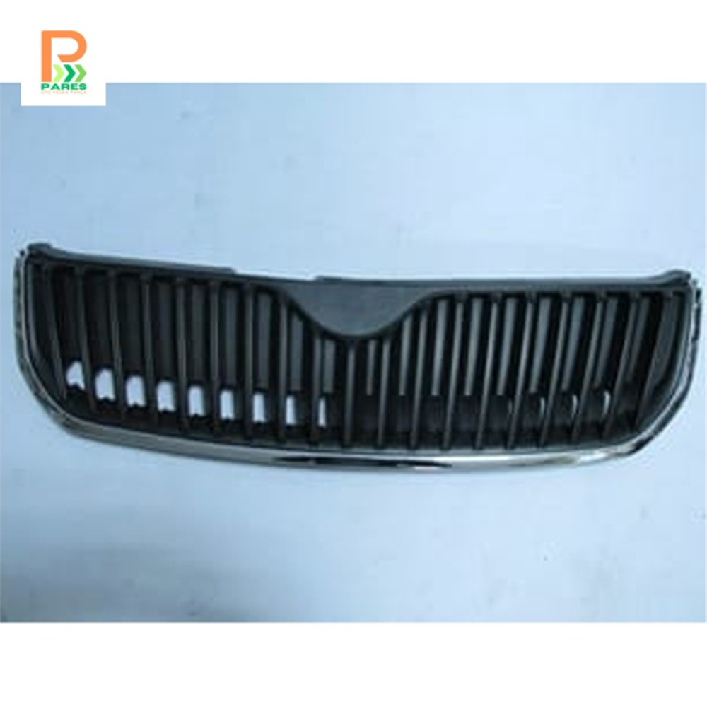 SKODA SUPERB- 2009-2012- ÖN PANJUR (İÇ PETEKLERİ SİYAH/ÇERÇEVESİ NİKELAJLI) (TW-Y)