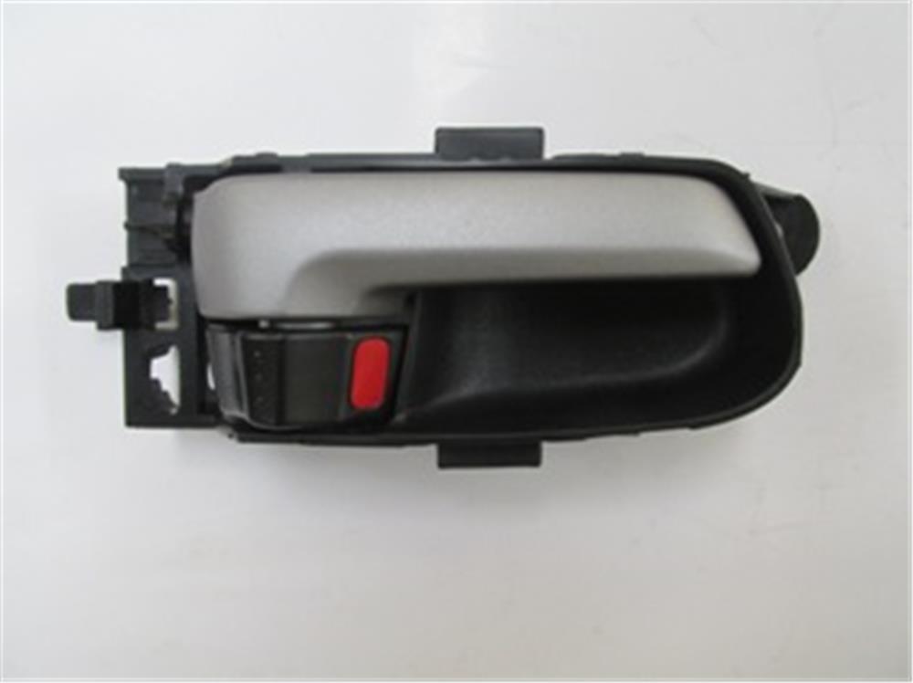 SUZUKI GRAND VITARA- 2006-2012- ÖN KAPI İÇ AÇMA KOLU SAĞ TARAF (ELCEĞİ GÜMÜŞ ) 