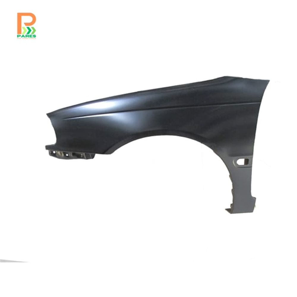 TOYOTA AVENSIS- 1998-2000- ÖN ÇAMURLUK DELİKLİ SOL TARAF 
