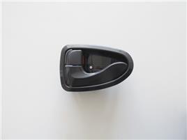 HYUNDAI ACCENT- ADMIRE- 03/05; ÖN KAPI İÇ AÇMA KOLU SOL TARAF KOYU (İÇTEN KİLİTLİ TİP)