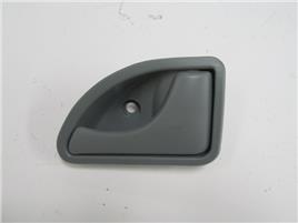 RENAULT TWINGO- 01/02; ÖN KAPI İÇ AÇMA KOLU SAĞ TARAF PÜTÜRLÜ