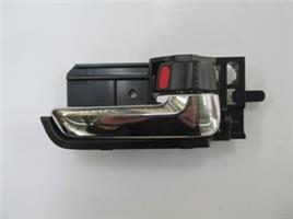 SUZUKI SWIFT- 05/11; ÖN KAPI İÇ AÇMA KOLU SAĞ TARAF SİYAH/NİKELAJLI 