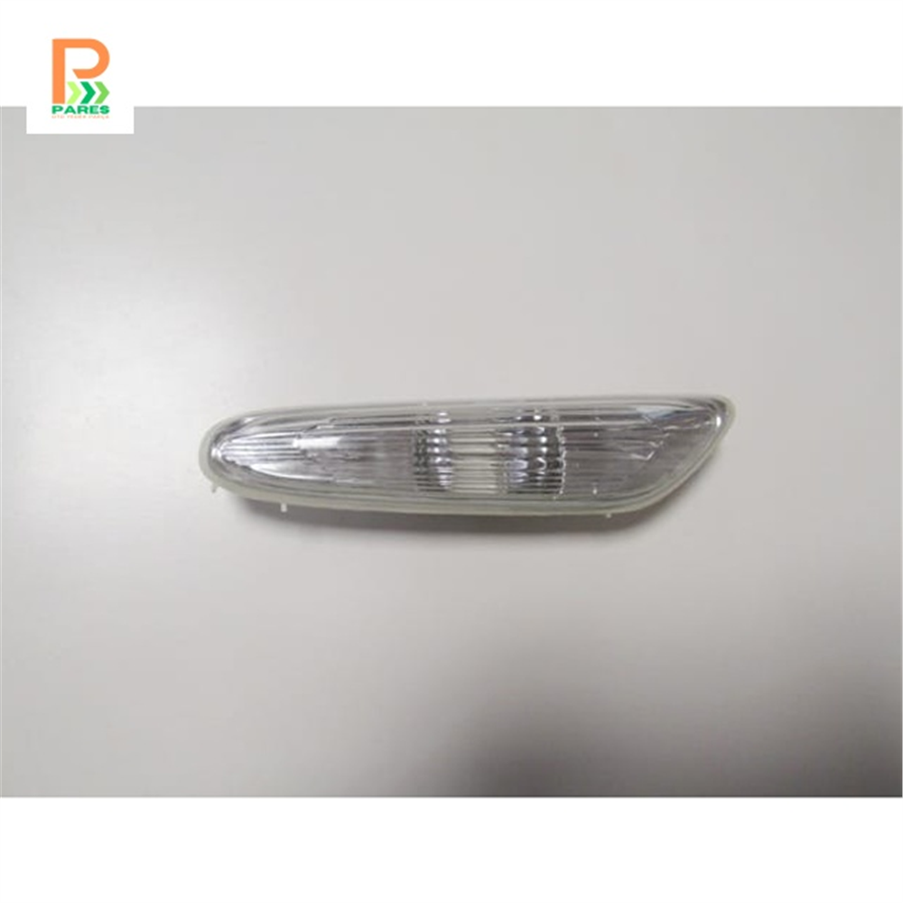 BMW 1 SERI- E87- 2004-2011- ÇAMURLUK SİNYALİ SAĞ TARAF BEYAZ (FAMELLA)