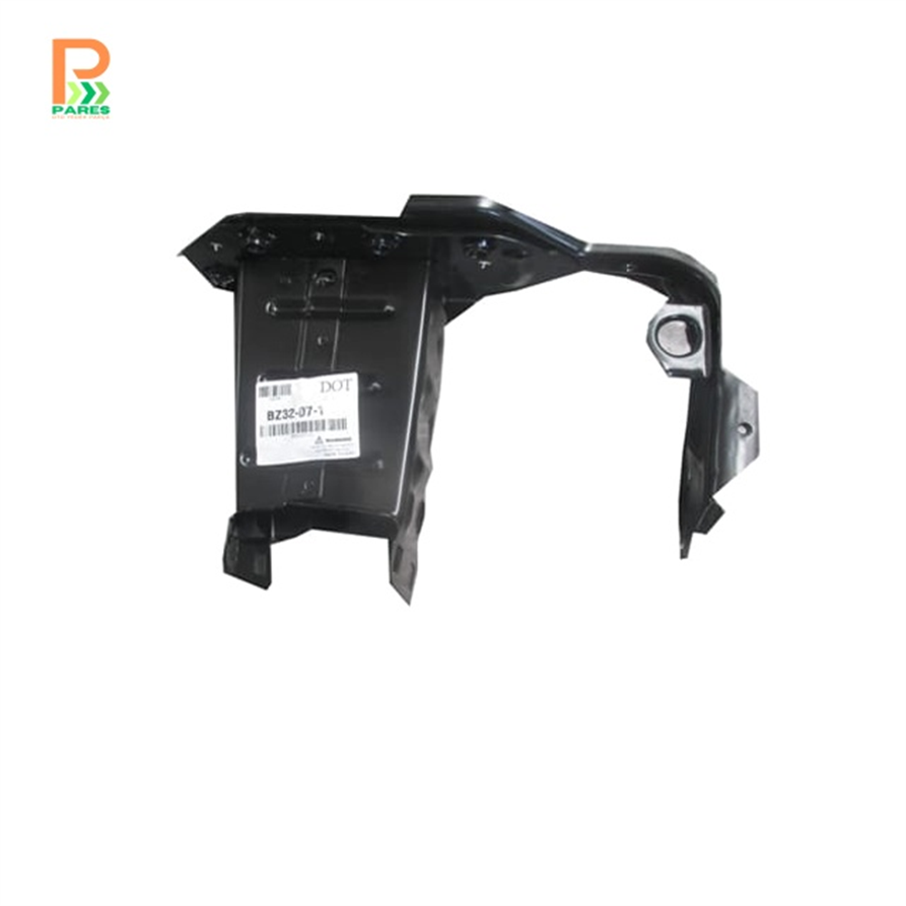 MERCEDES C CLASS- W203- 00/07; ÖN TAMPON BRAKETİ SOL TARAF 4 KAPI 