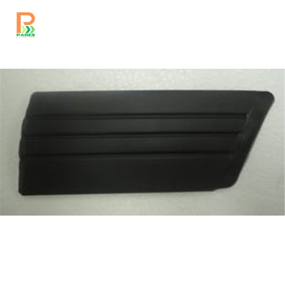 NISSAN SUNNY- B13- 90/94; ÖN ÇAMURLUK BANDI SAĞ TARAF ÇİZGİLİ TİP (YAPIŞTIRMALI)