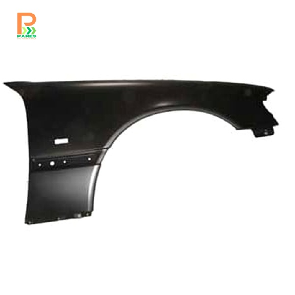 OEM NO 2028810401 UYUMLU MERCEDES C CLASS W202 93/99 ÖN ÇAMURLUK DELİKLİ SAĞ