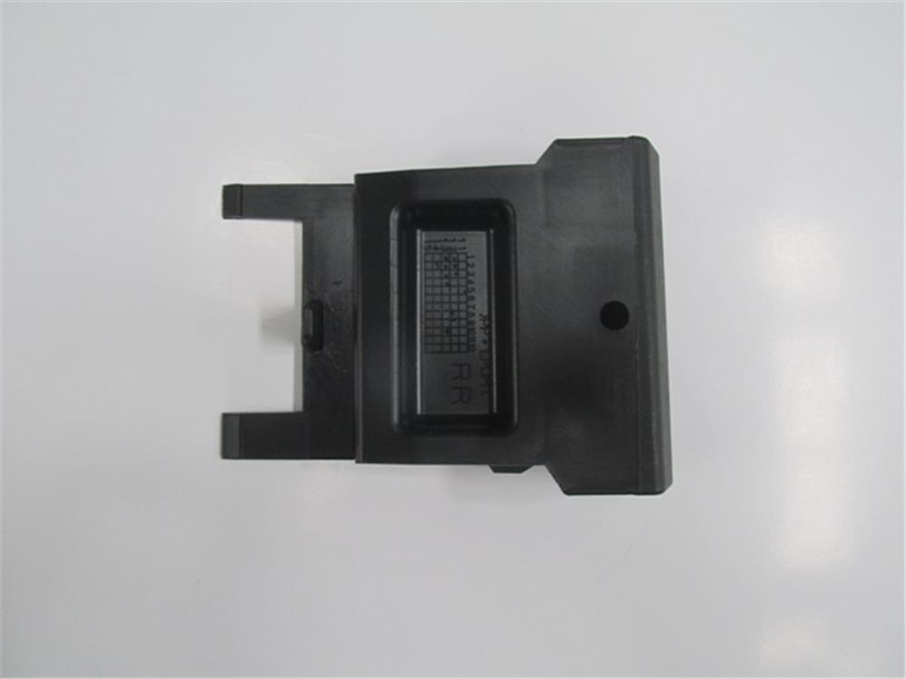 OPEL ASTRA- G- SD/HB- 99/09; MARŞPİYEL PLASTİĞİ ARKA KRİKO KAPAĞI SAĞ TARAF 