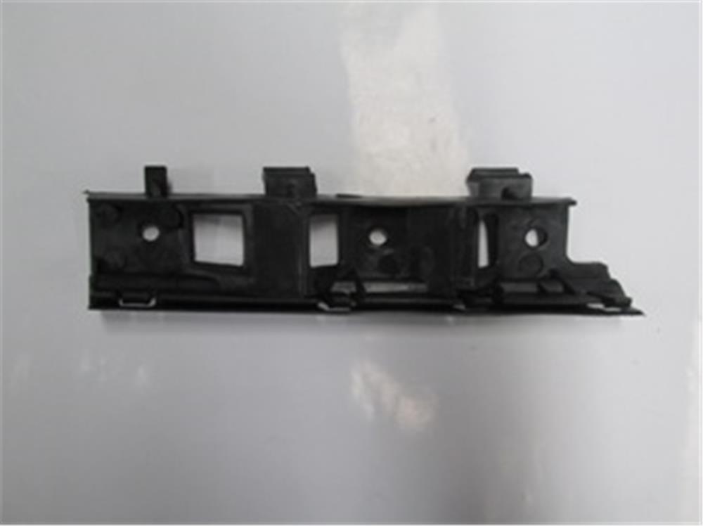 VOLKSWAGEN PASSAT- B6- 05/10; ÖN TAMPON BRAKETİ ÜST SAĞ TARAF PLASTİK 