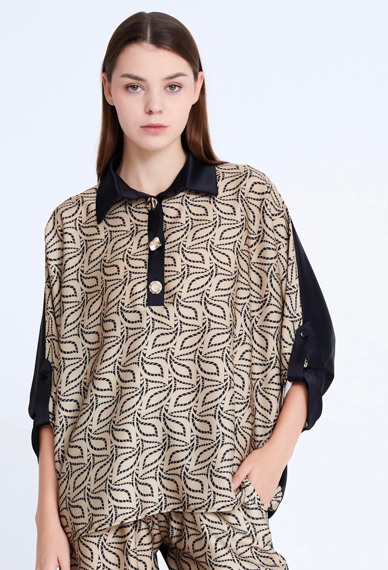 Önü Desen Detaylı Üst 