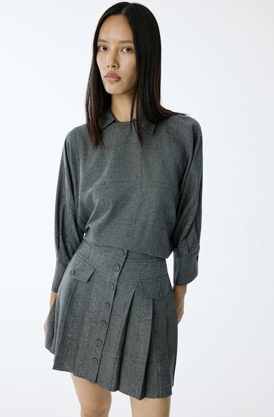 Sim Detaylı Piliseli Gri Mini Etek