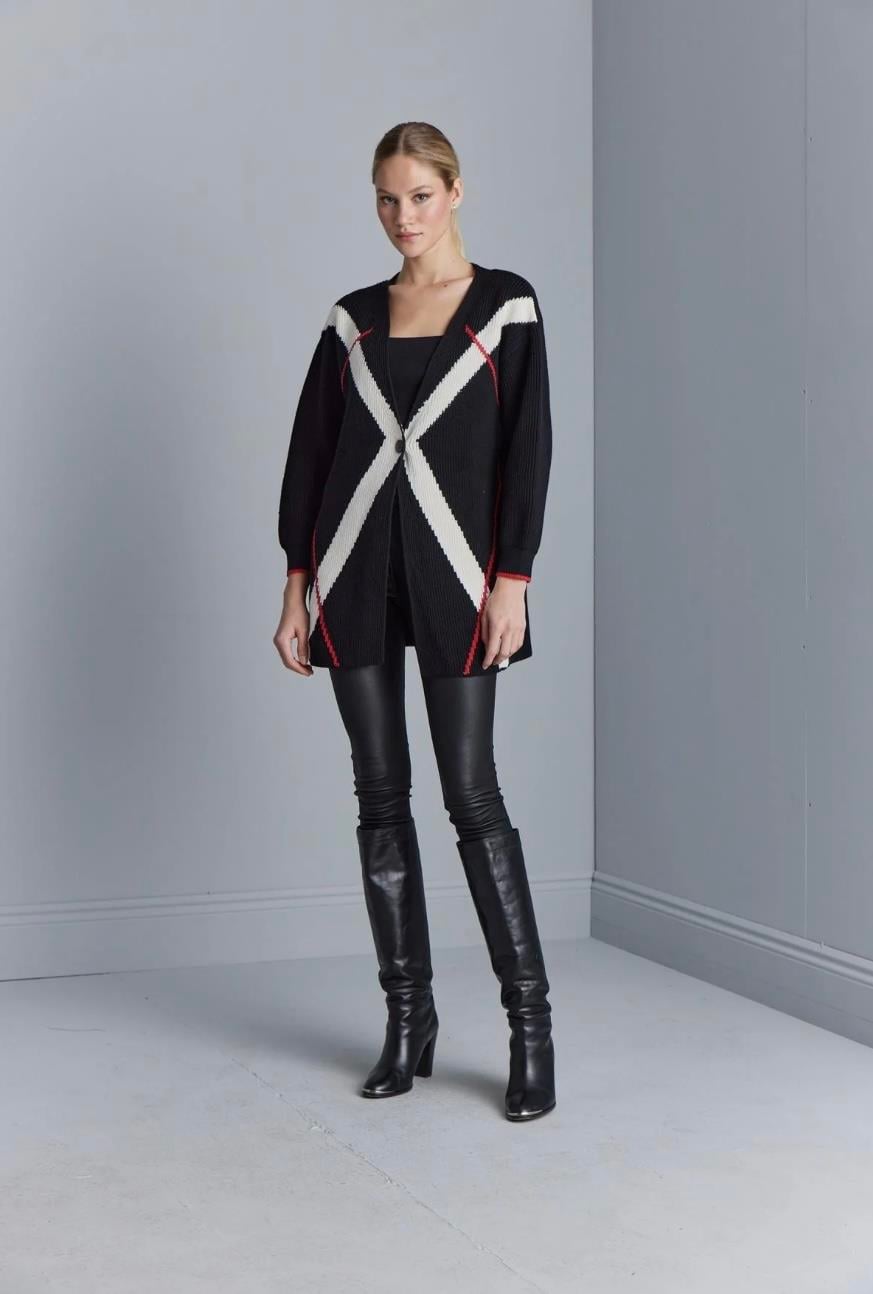 Tek Düğmeli Siyah Triko Hırka