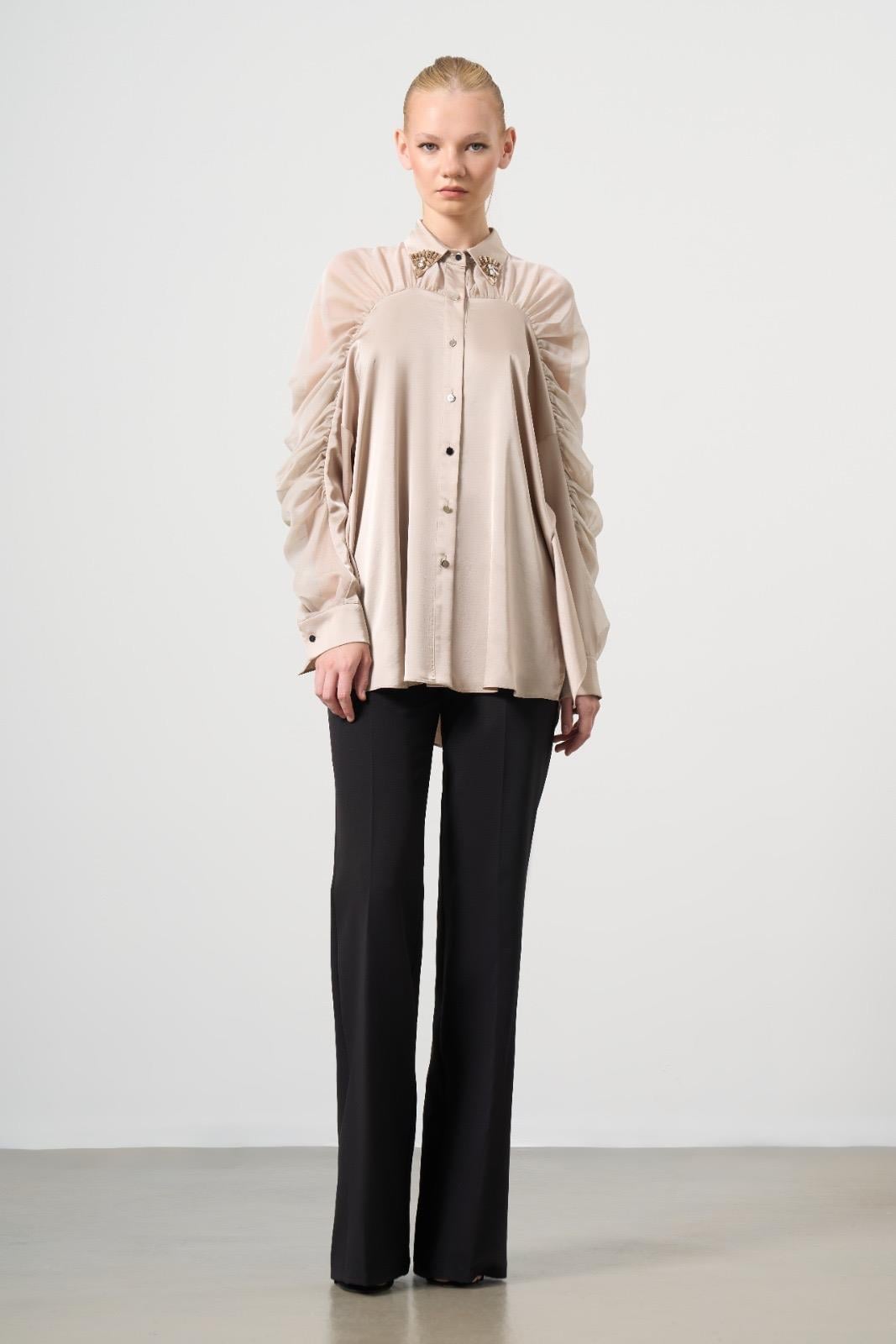 Yaka Taş Detaylı Vizon Gömlek