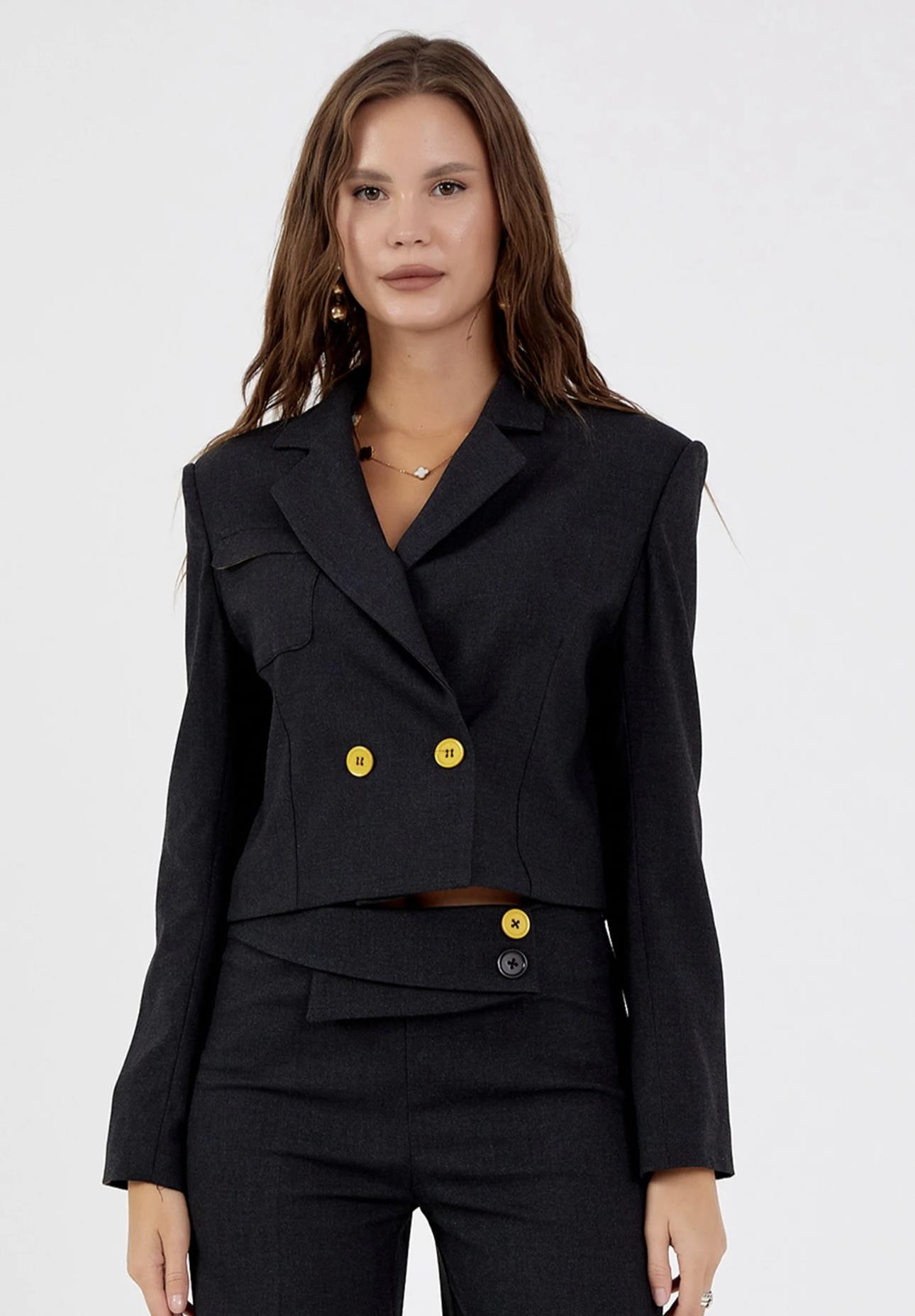 Düğme Detaylı Gri Ceket