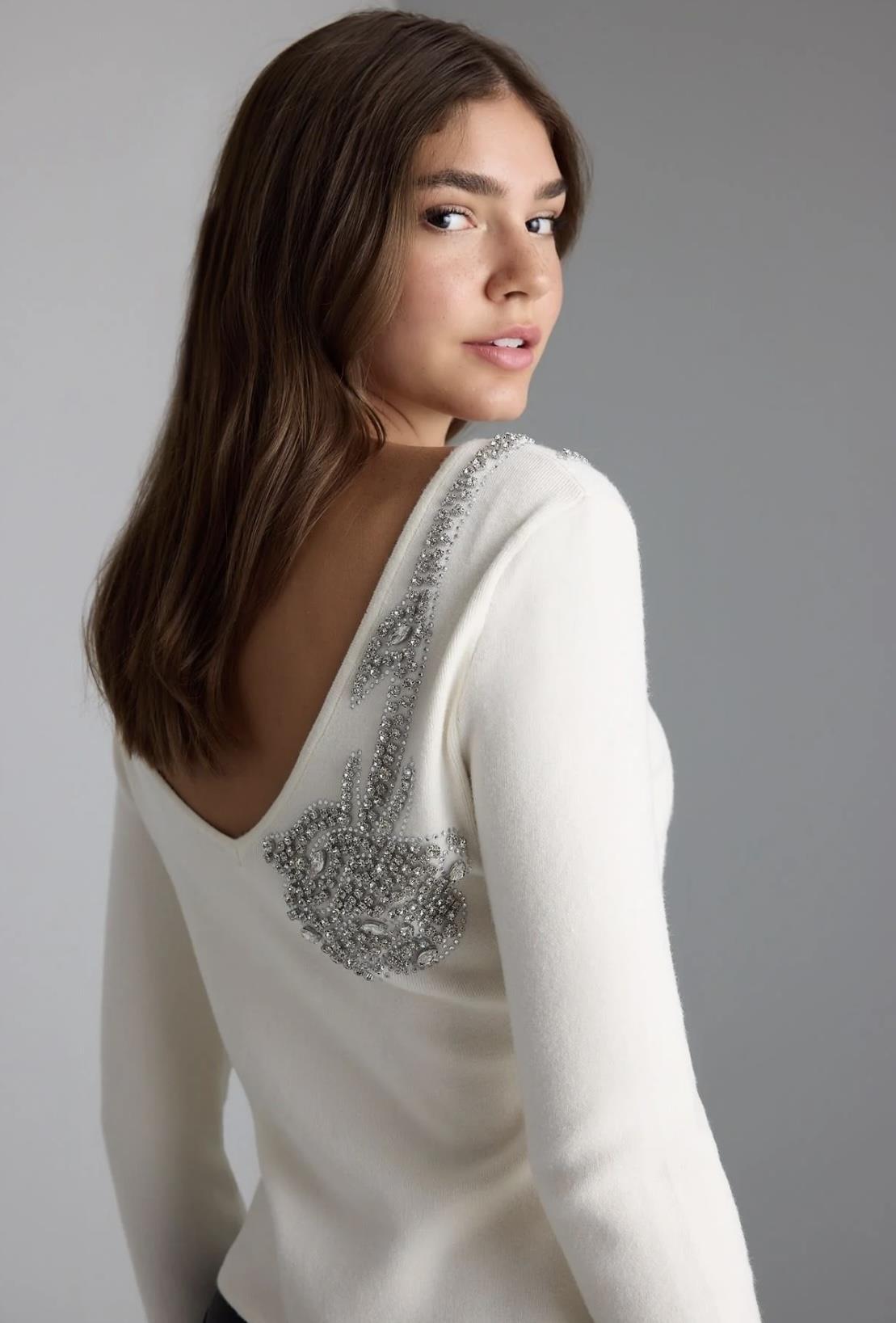 Gül Baskı Detaylı Sırt Dekolteli Ekru Triko Kazak