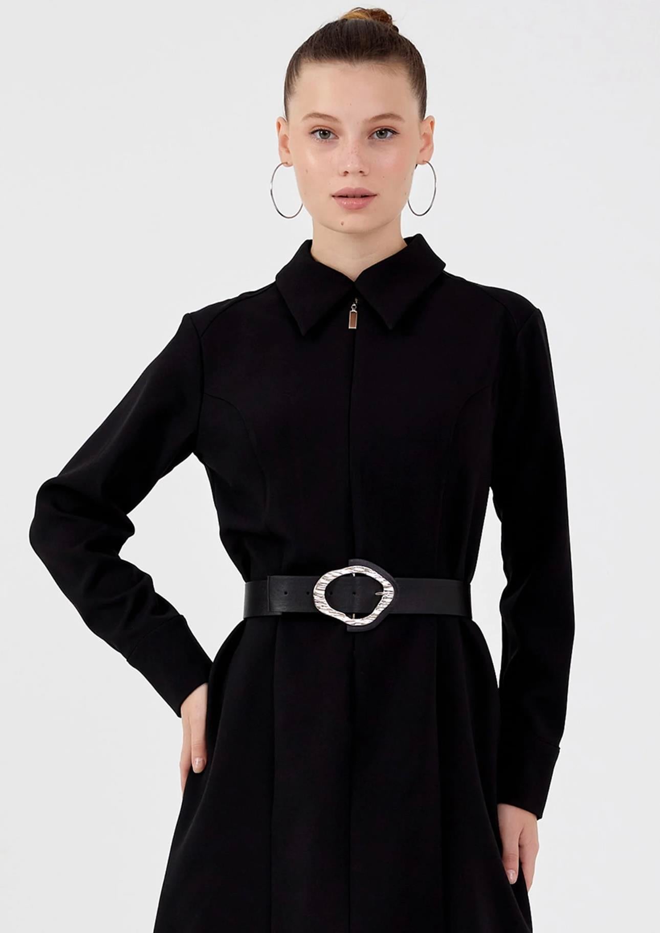 Kemer Detaylı Siyah Elbise