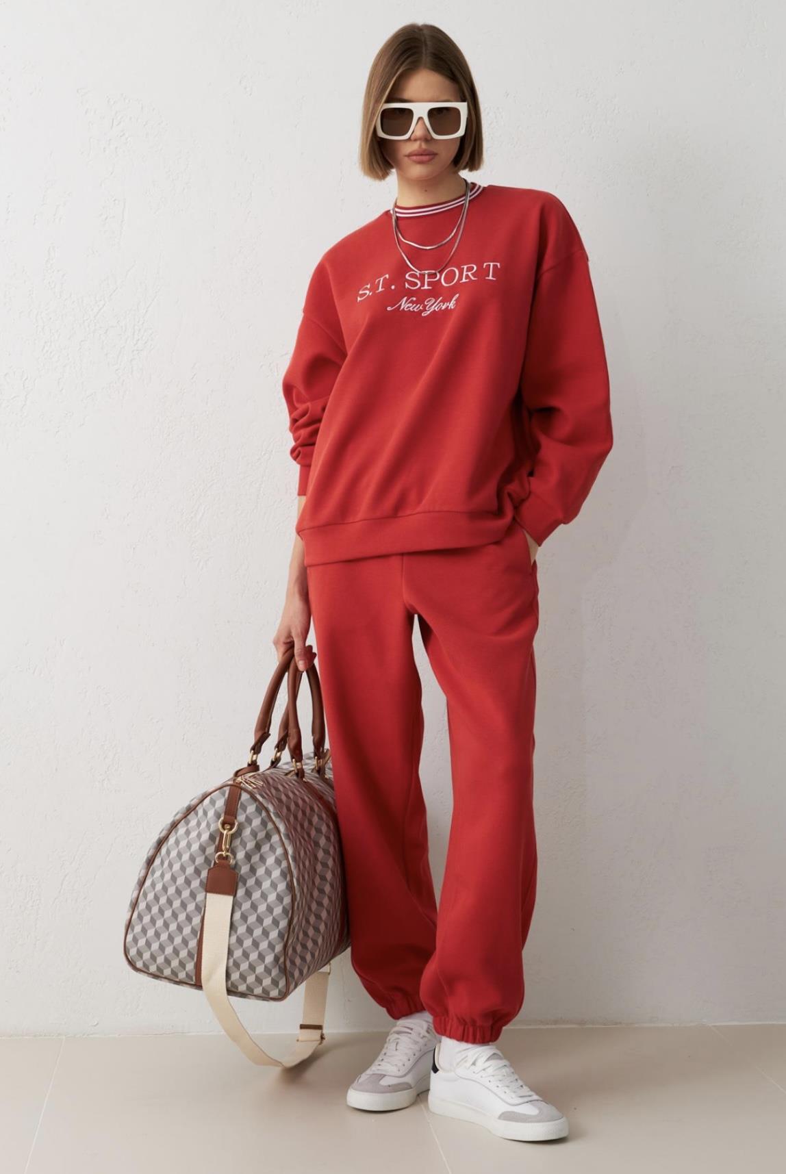 Kırmızı Bilekten Lastikli Rahat Kesim Eşofman Altı 