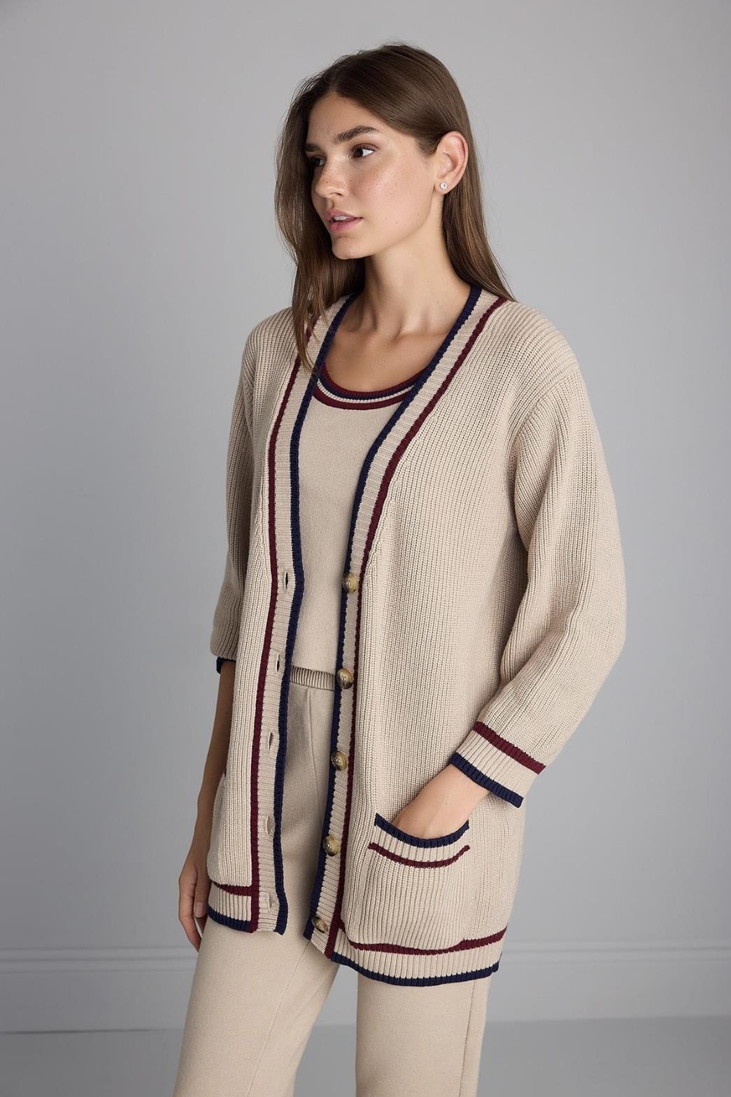 Şerit Detaylı Cepli Bej Triko Hırka