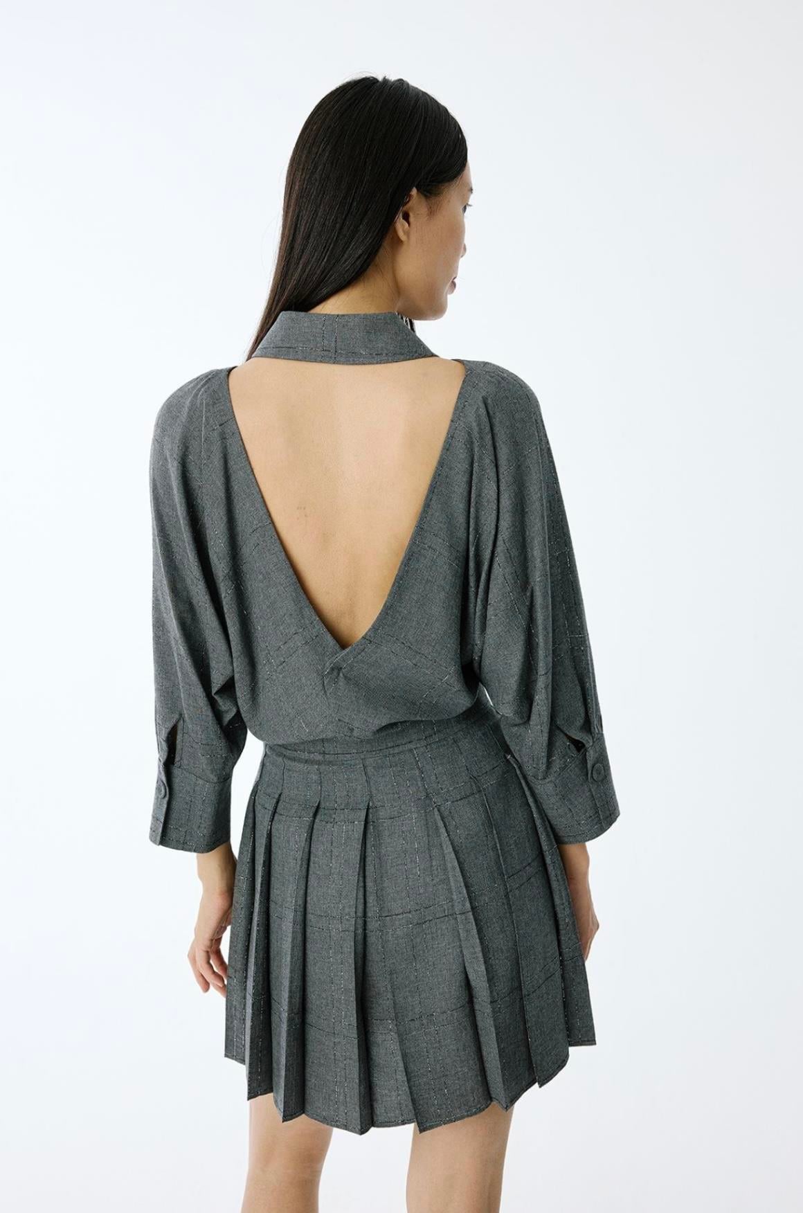 Sim Ekoseli Sırt Dekolte Detaylı Gri Bluz