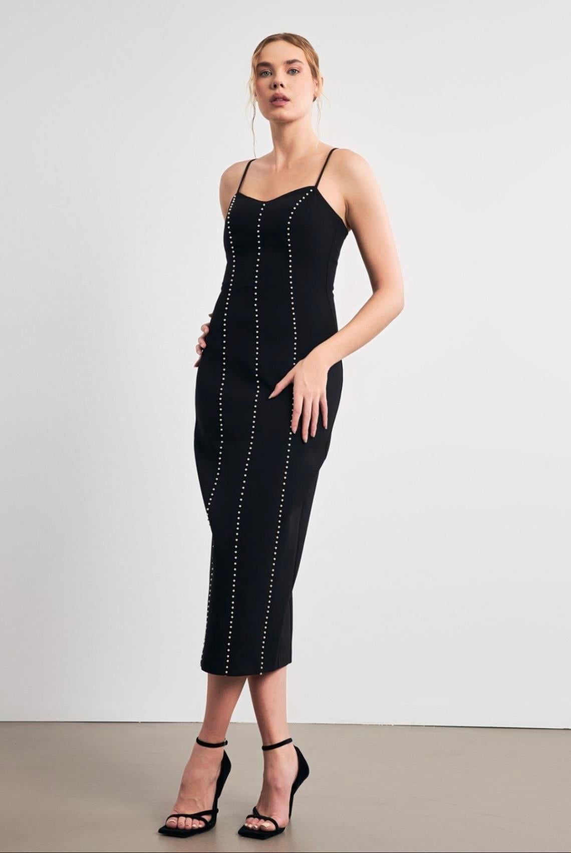 Siyah Askılı Tam Kalıp Taşlı Midi Boy Elbise