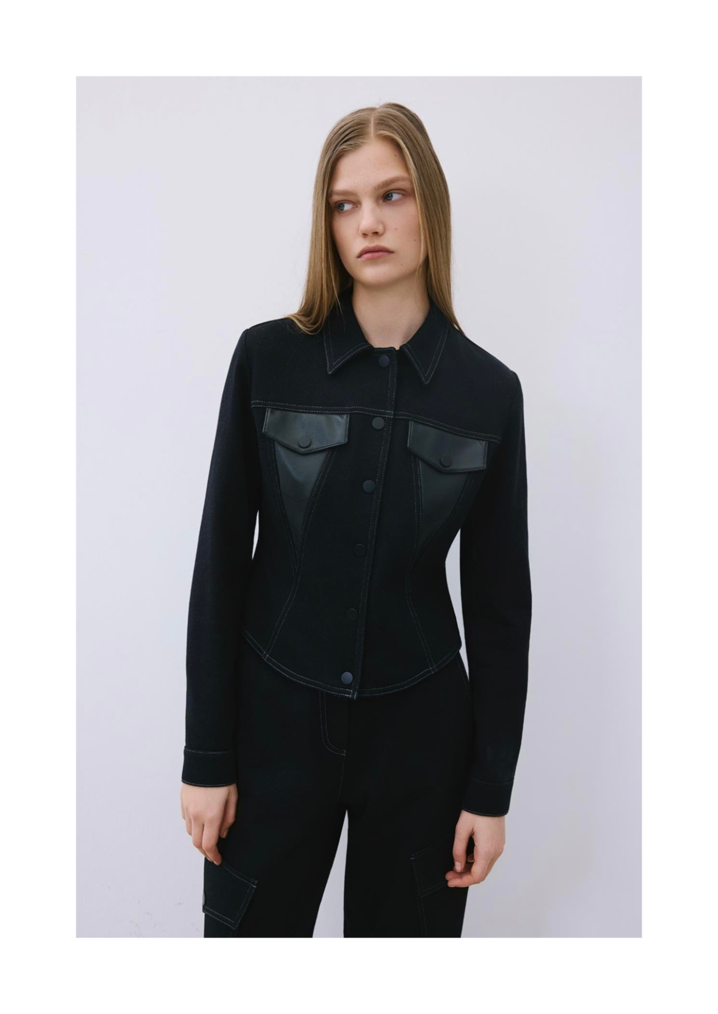 Suni Deri Detaylı Siyah Triko Gömlek