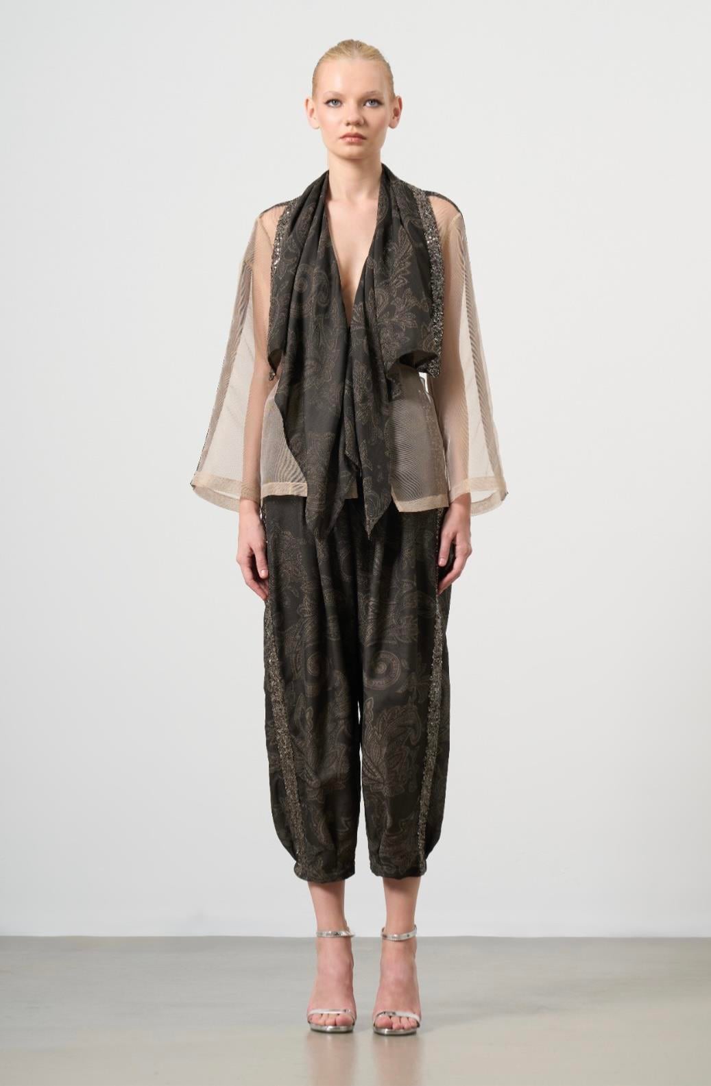 Transparan Kol Detaylı Şal Ceket Üst