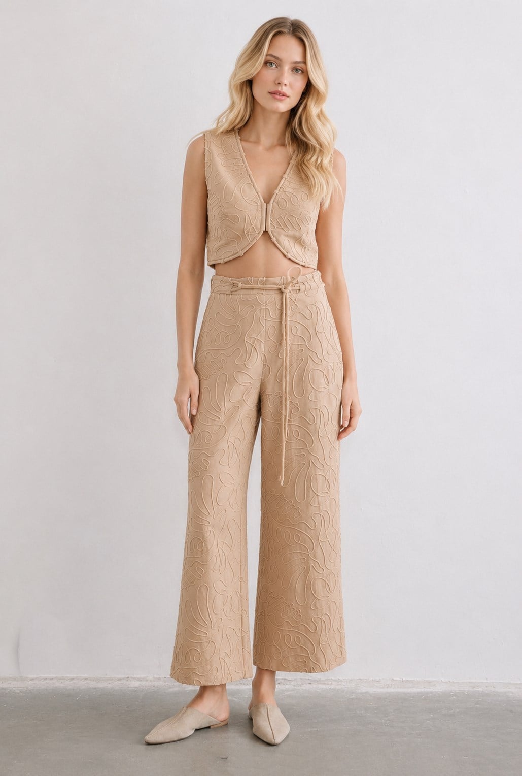 V Yaka Agraf Crop Camel Yelek