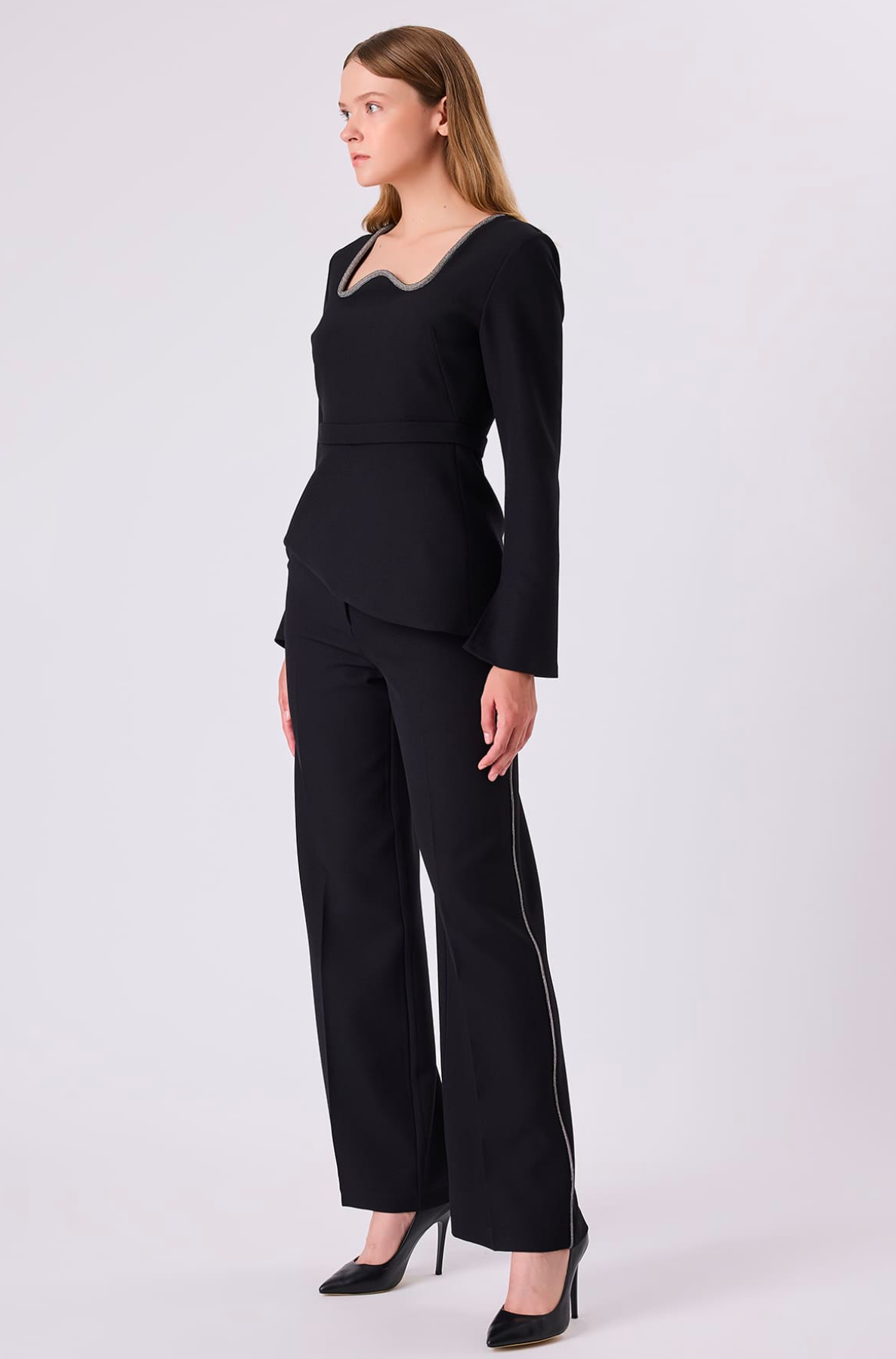 Yan Taş Detaylı Pantolon