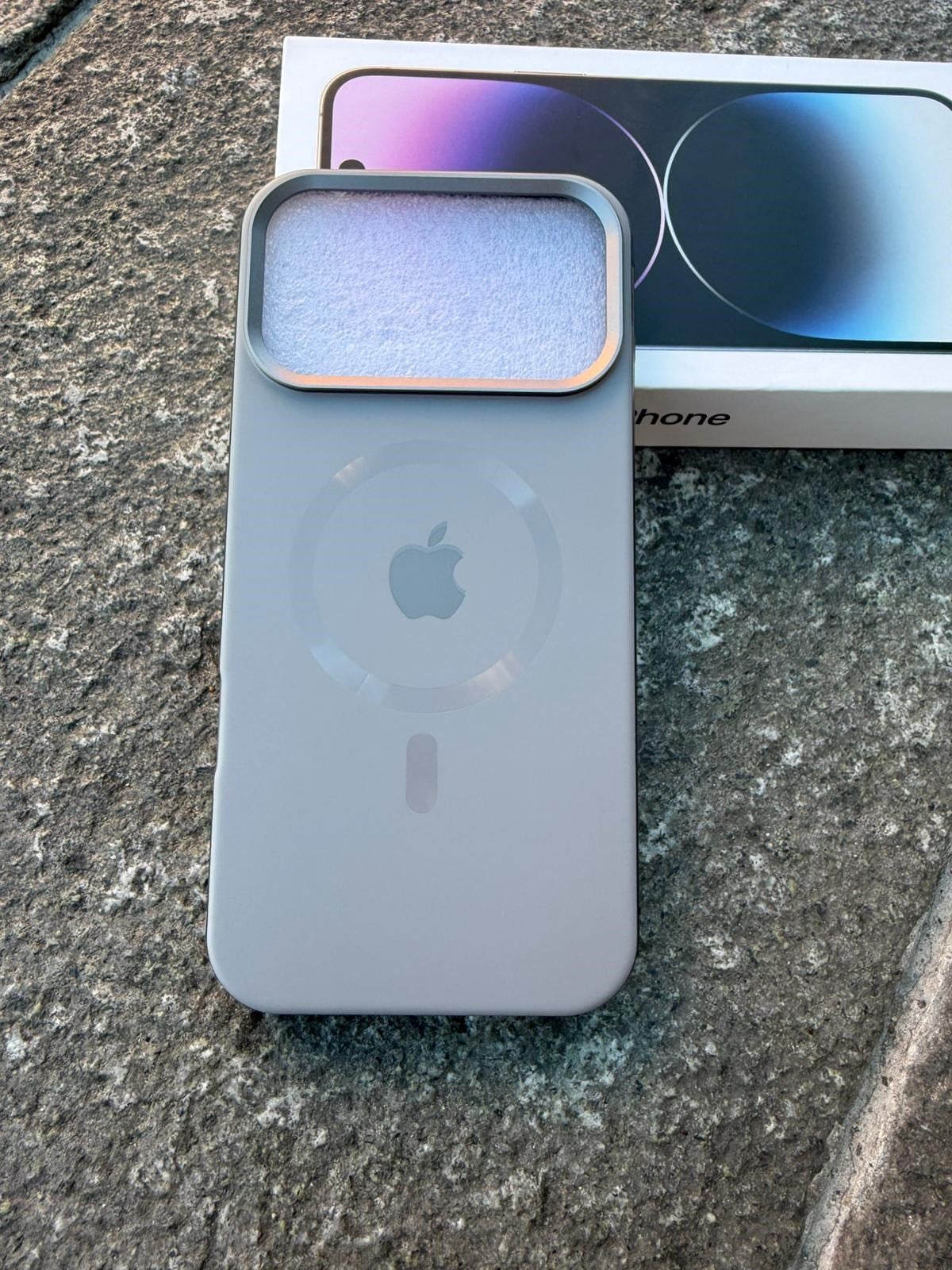 Armor Premium Sararmaz Magsafe Kılıf Gri Renkli