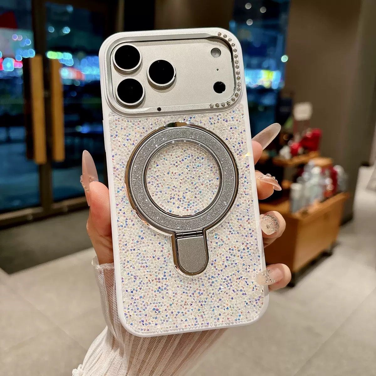 Bling Full Taşlı Standlı Magsafe Özellikli Kılıf Beyaz Renkli