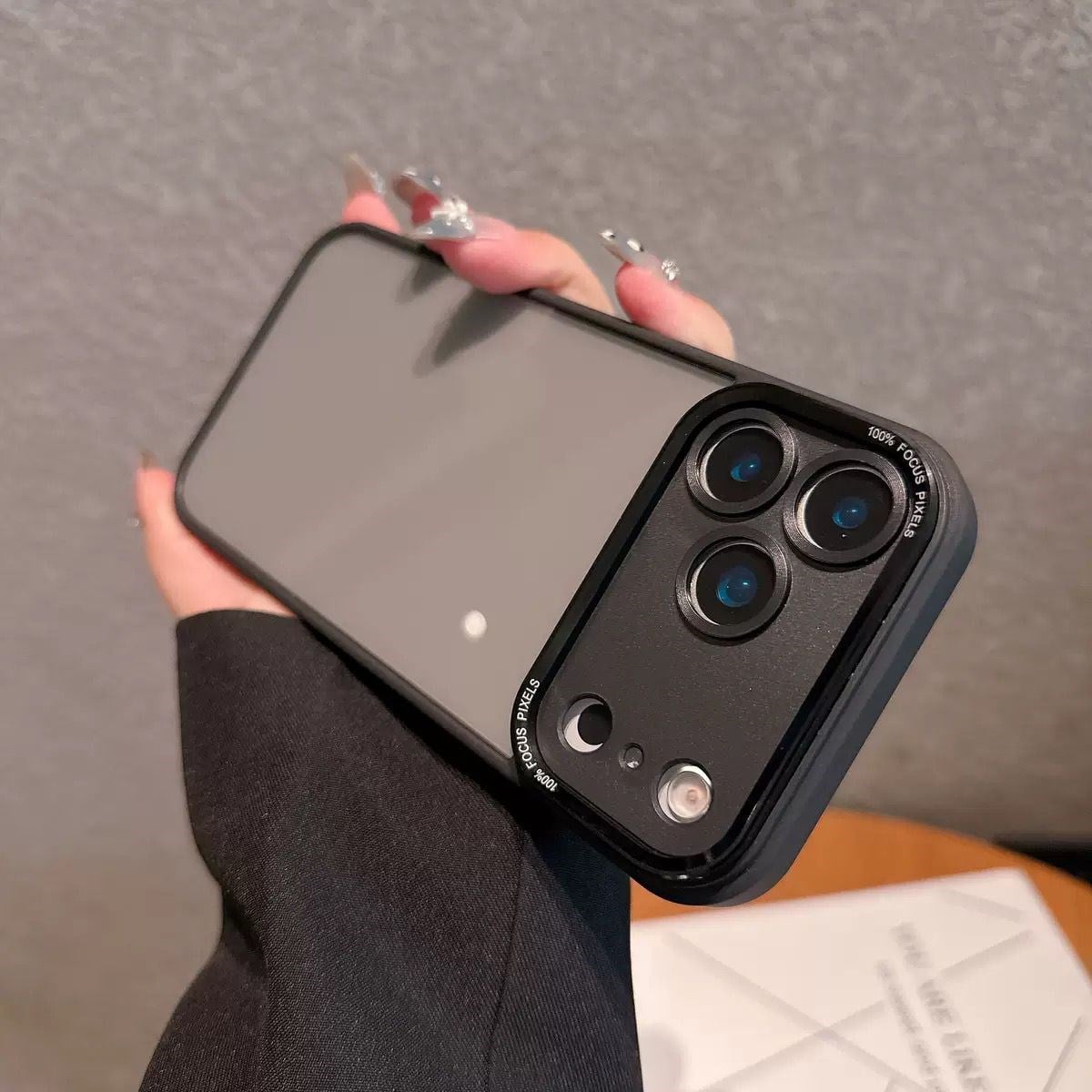 Crystal Shield Kamera Korumalı Şeffaf Kılıf Siyah Renkli