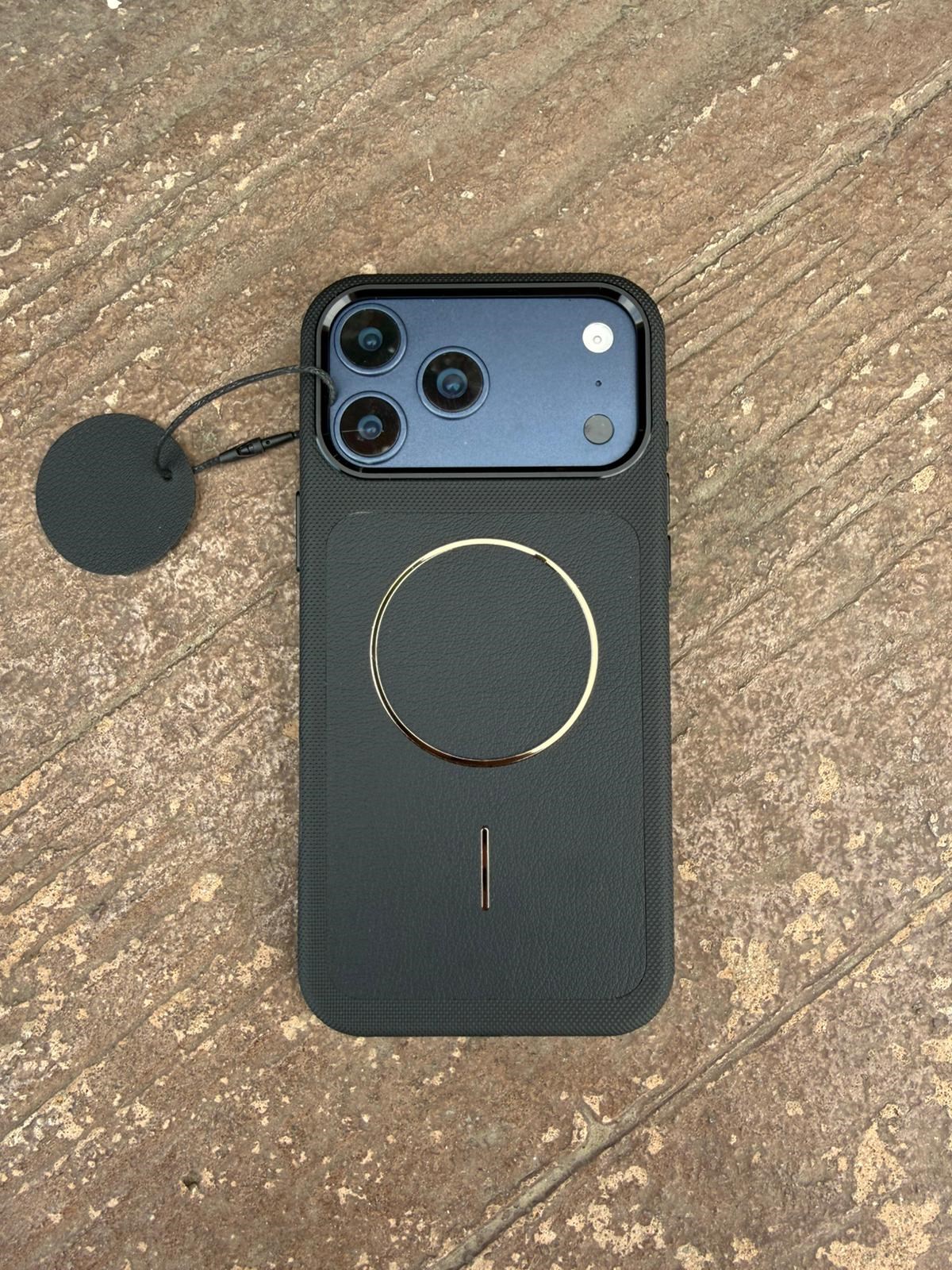 Glossy Leather Magsafe Özellikli Kamera Korumalı Kılıf Siyah Renkli
