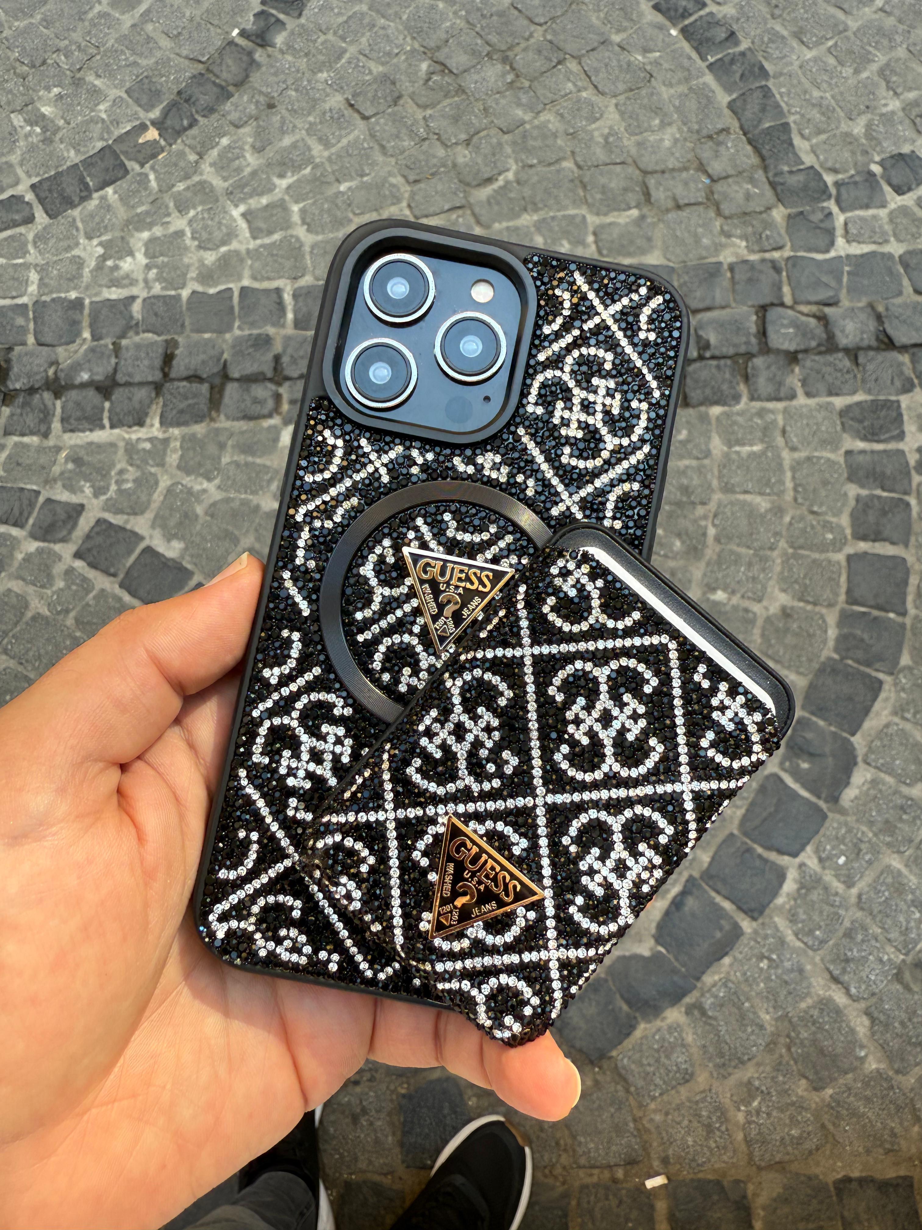 Guess Taşlı Kartlıklı Magsafe Özelikli Kartlıklı SİYAH renk Telefon Kılıfı