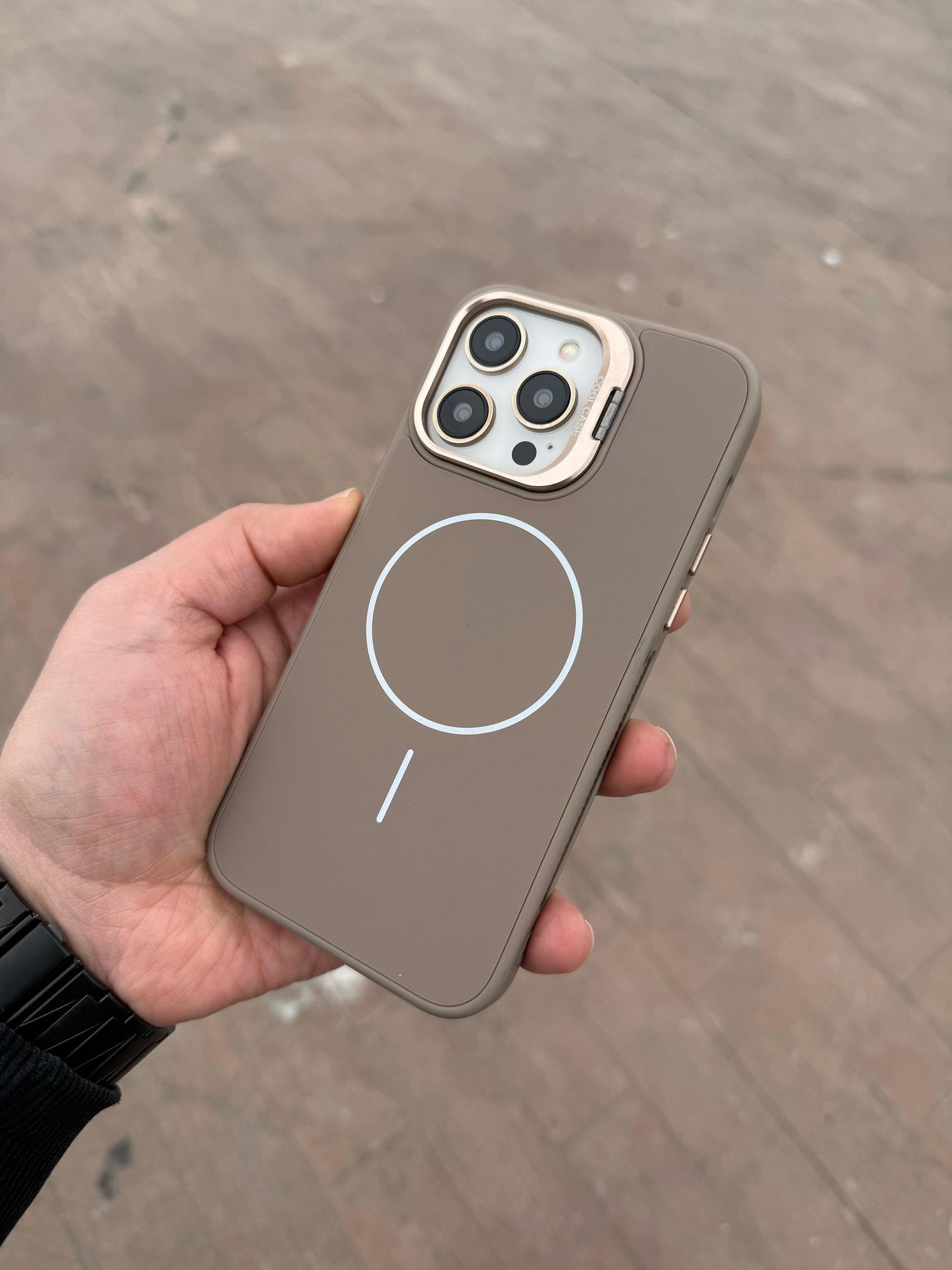 Irontech Magsafe Özelikli Standlı Luxury Telefon Kılıfı Çöl Titanyum Renkli