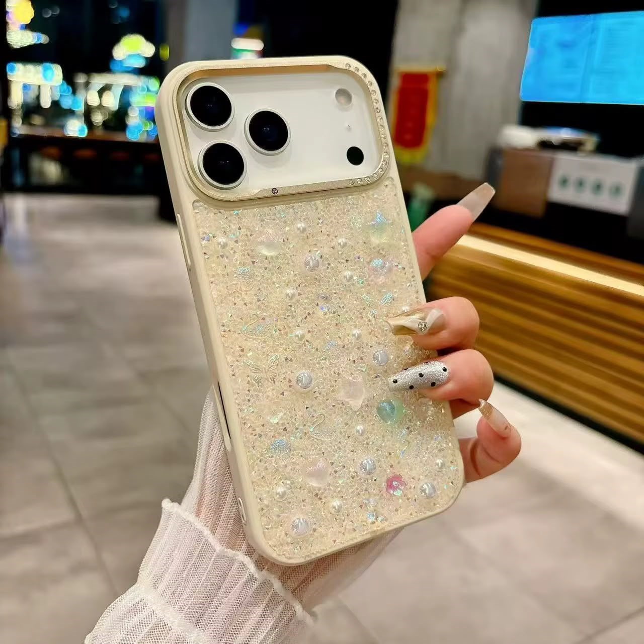 Taşlı Motifli Elegance Kılıf Krem Renkli