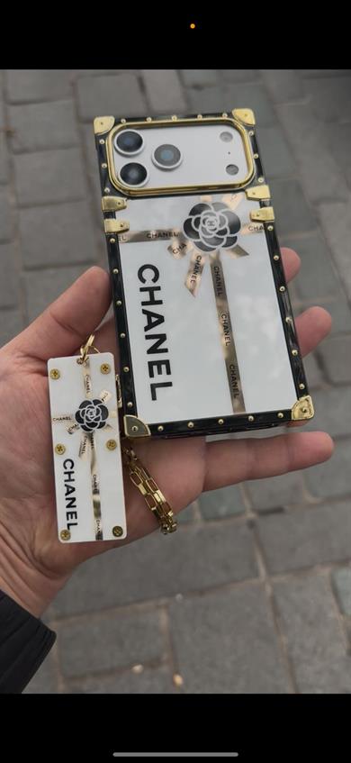 CHNL DESENLİ PREMİUM ZİNCİR AKSESUARLI KAPAK