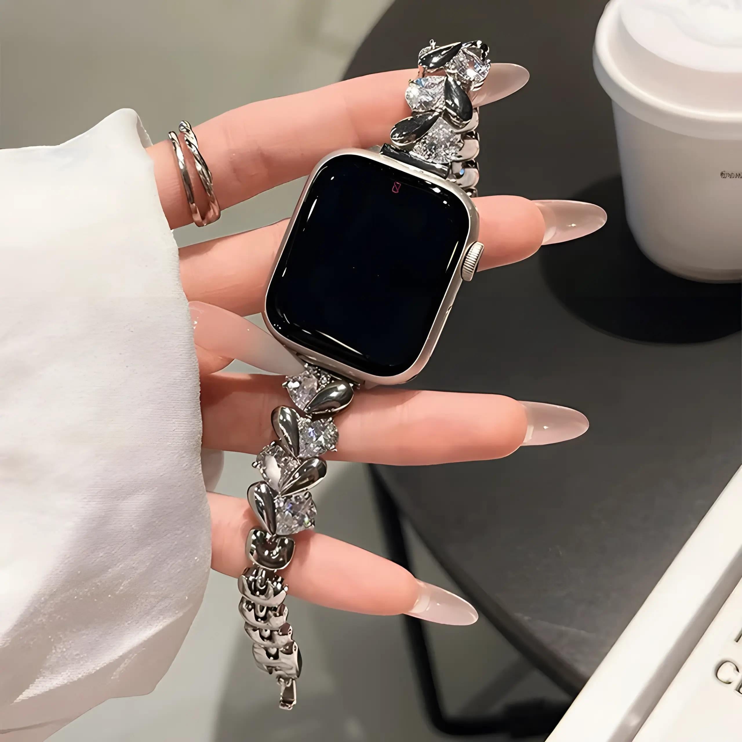 Apple watch Serisi İçin Özel Taşlı Çelik Kasa ve Kordon Takım Gümüş Renkli