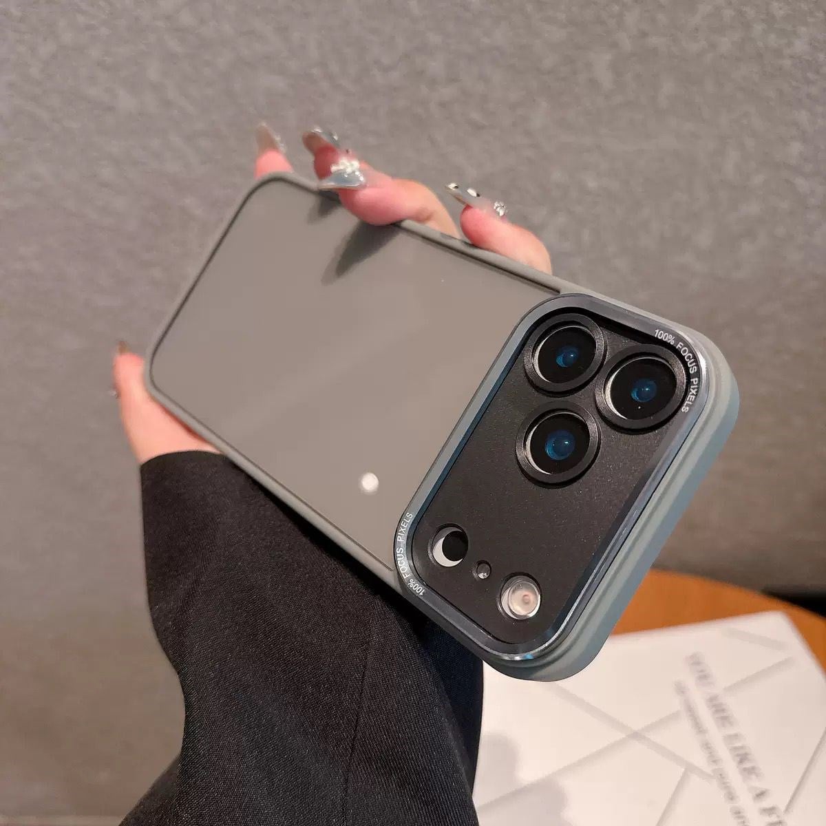 Crystal Shield Kamera Korumalı Şeffaf Kılıf Gri Renkli