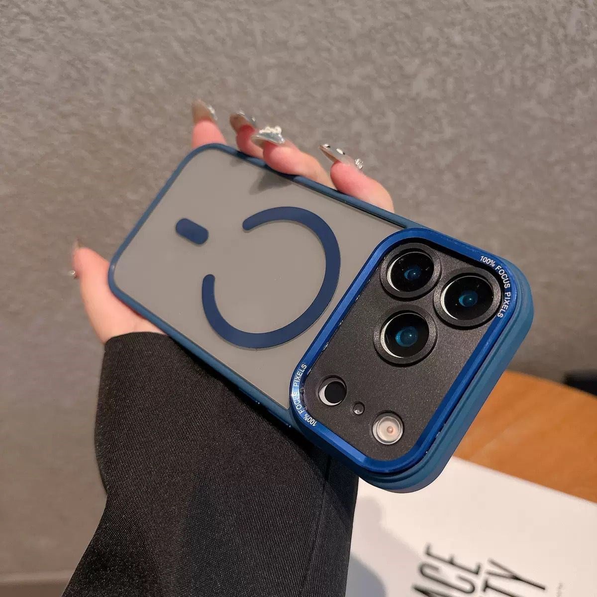 Crystal Shield MagSafe Kamera Korumalı Şeffaf Kılıf Mavi Renkli