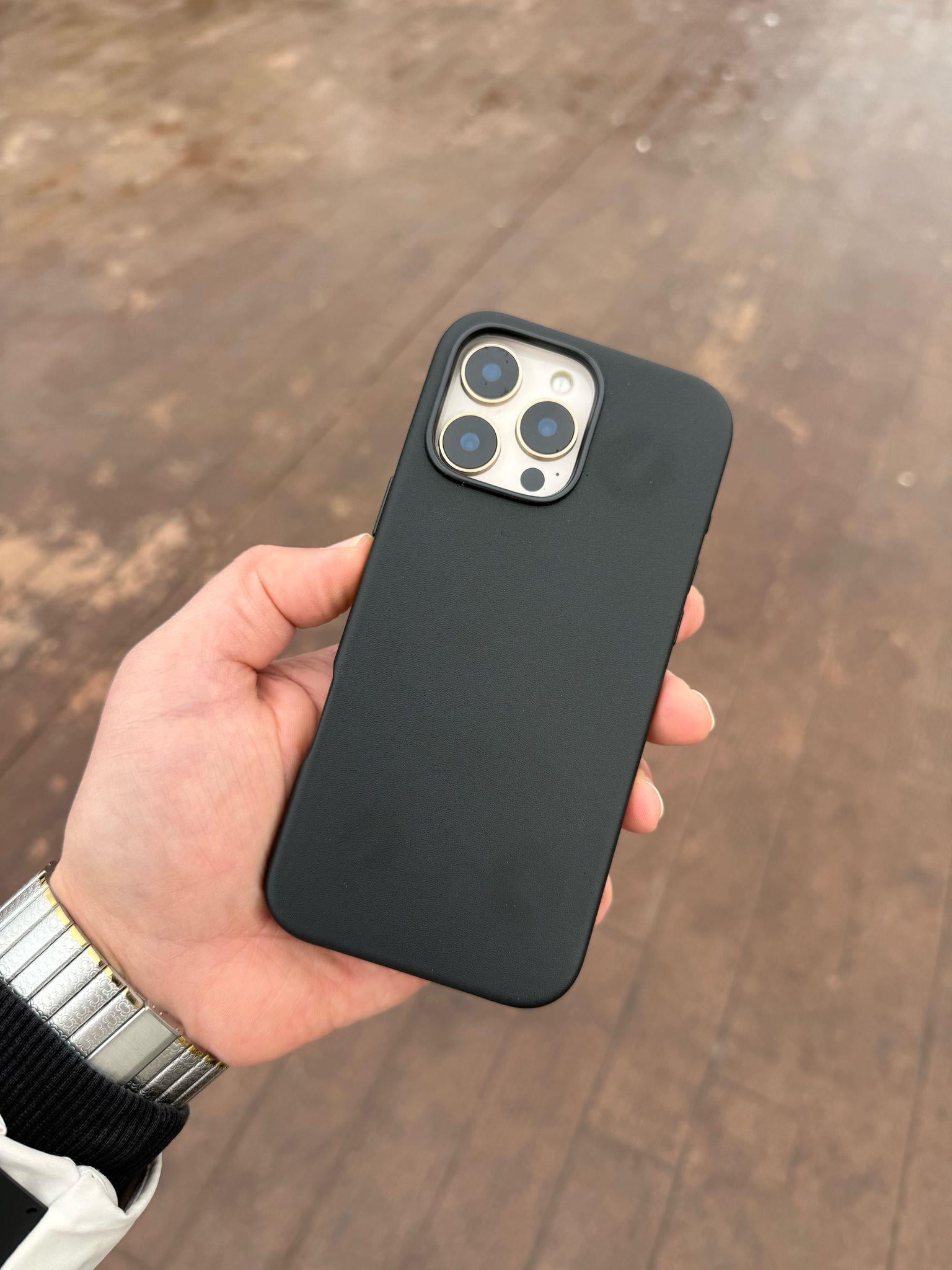 Deri Magsafe Özelikli Luxury Telefon Kılıfı Siyah Renkli