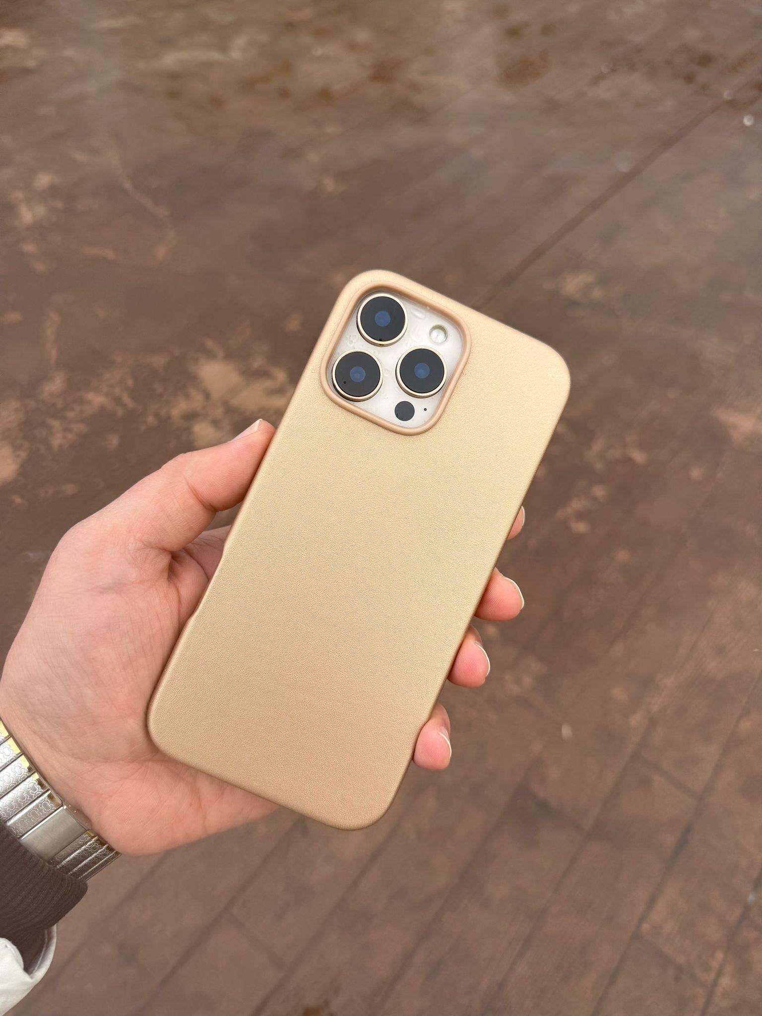 Deri Magsafe Özelikli Luxury Telefon Kılıfı Gold Renkli