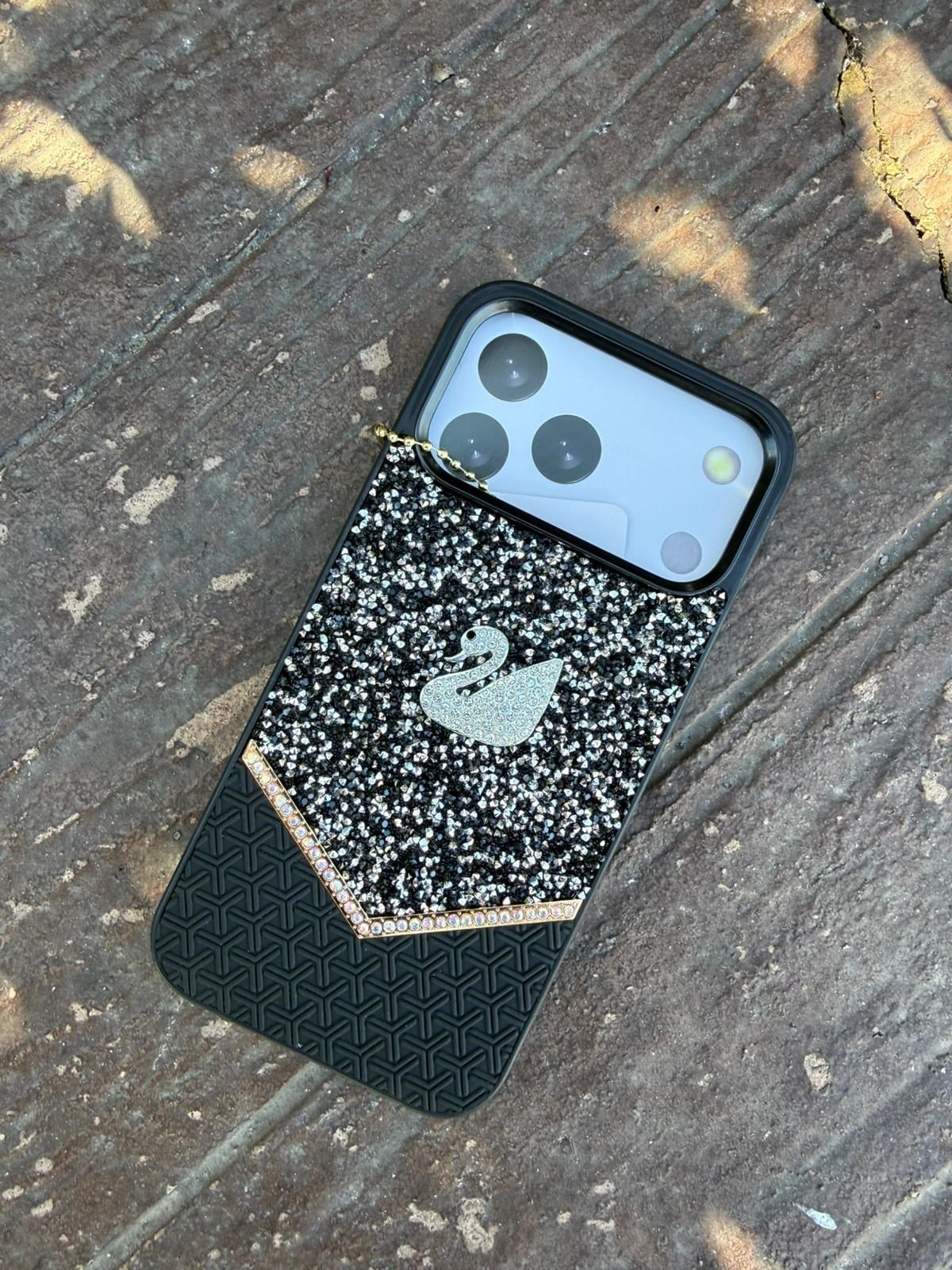 Diamond Kuğu Motifli Taşlı Luxury Kılıf Siyah Renkli