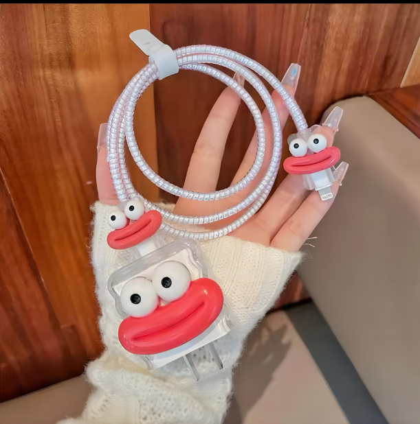Eğlenceli Smiley Tasarımlı Şarj Başlığı ve Kablo Kılıfı (Şarj başlığı ve kablo içermez)