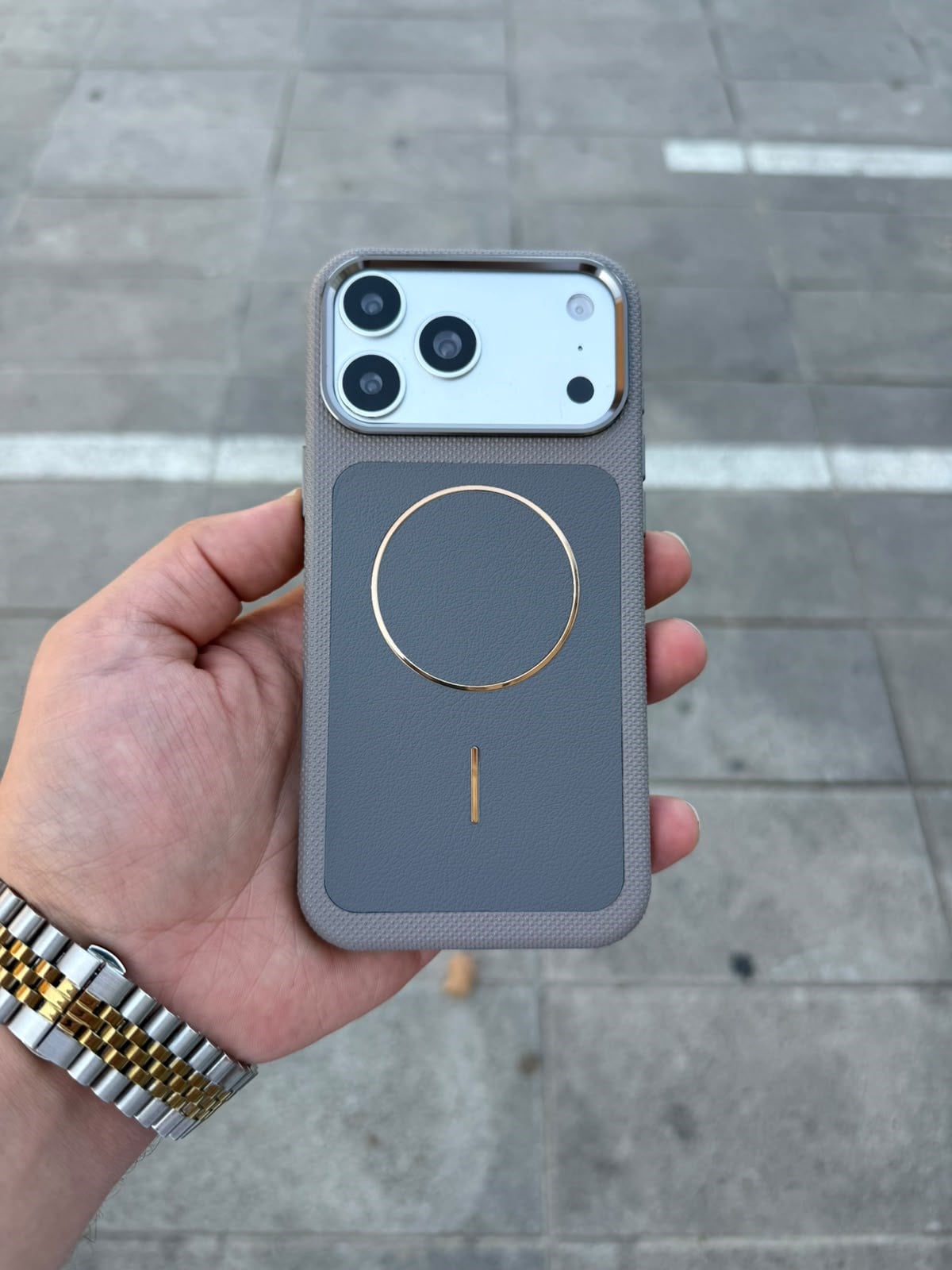 Glossy Leather Magsafe Özellikli Lux Kılıf Gri Renkli
