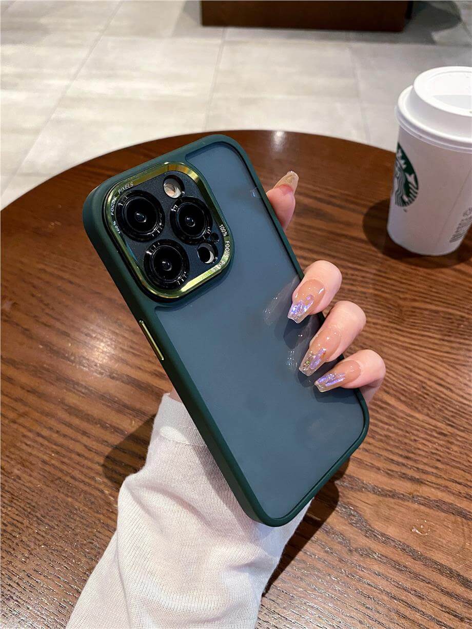 Kamera Korumalı Sararmaz Plexi Cam Krom Çerçeveli Luxury Telefon Kılıfı Yeşil Renkli